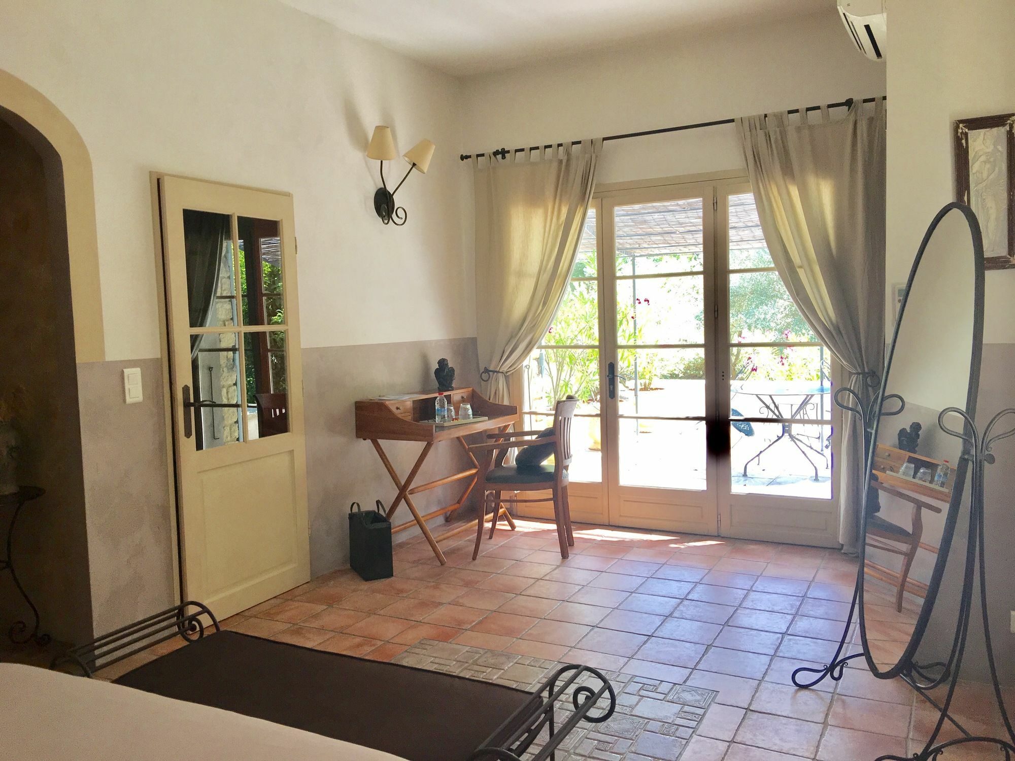 La Bastide Des Anges Hotel Avignon Bagian luar foto